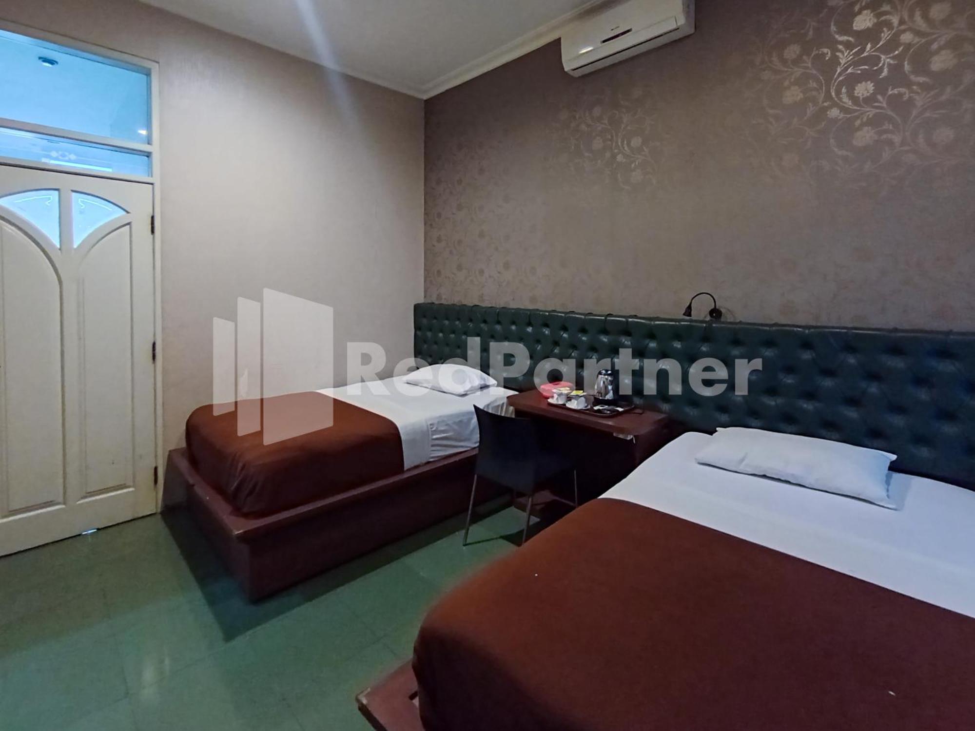Nillo Hotel Kebumen Mitra Reddoorz ภายนอก รูปภาพ
