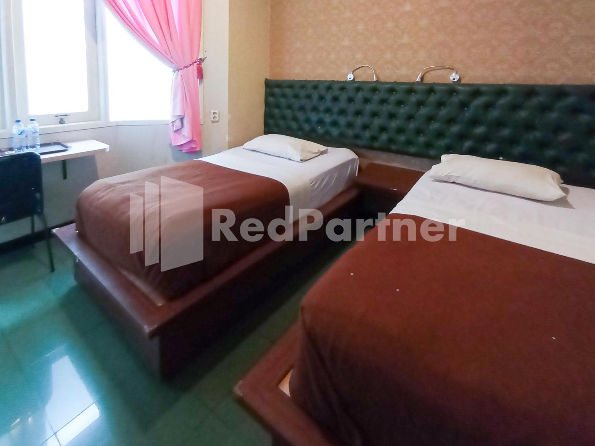 Nillo Hotel Kebumen Mitra Reddoorz ภายนอก รูปภาพ