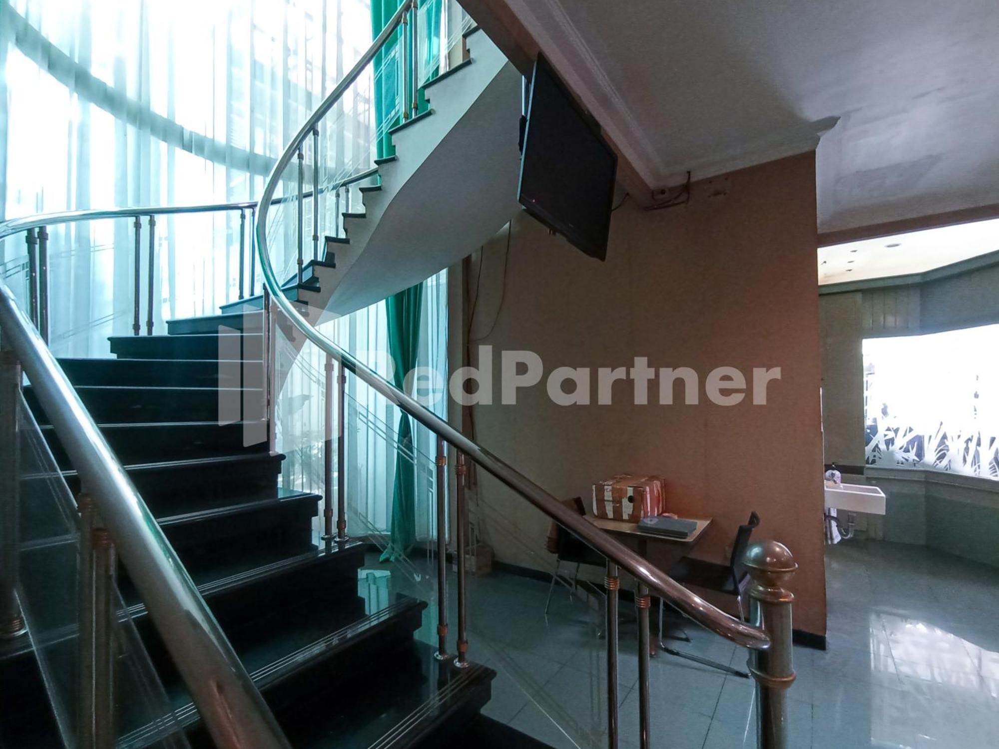 Nillo Hotel Kebumen Mitra Reddoorz ภายนอก รูปภาพ