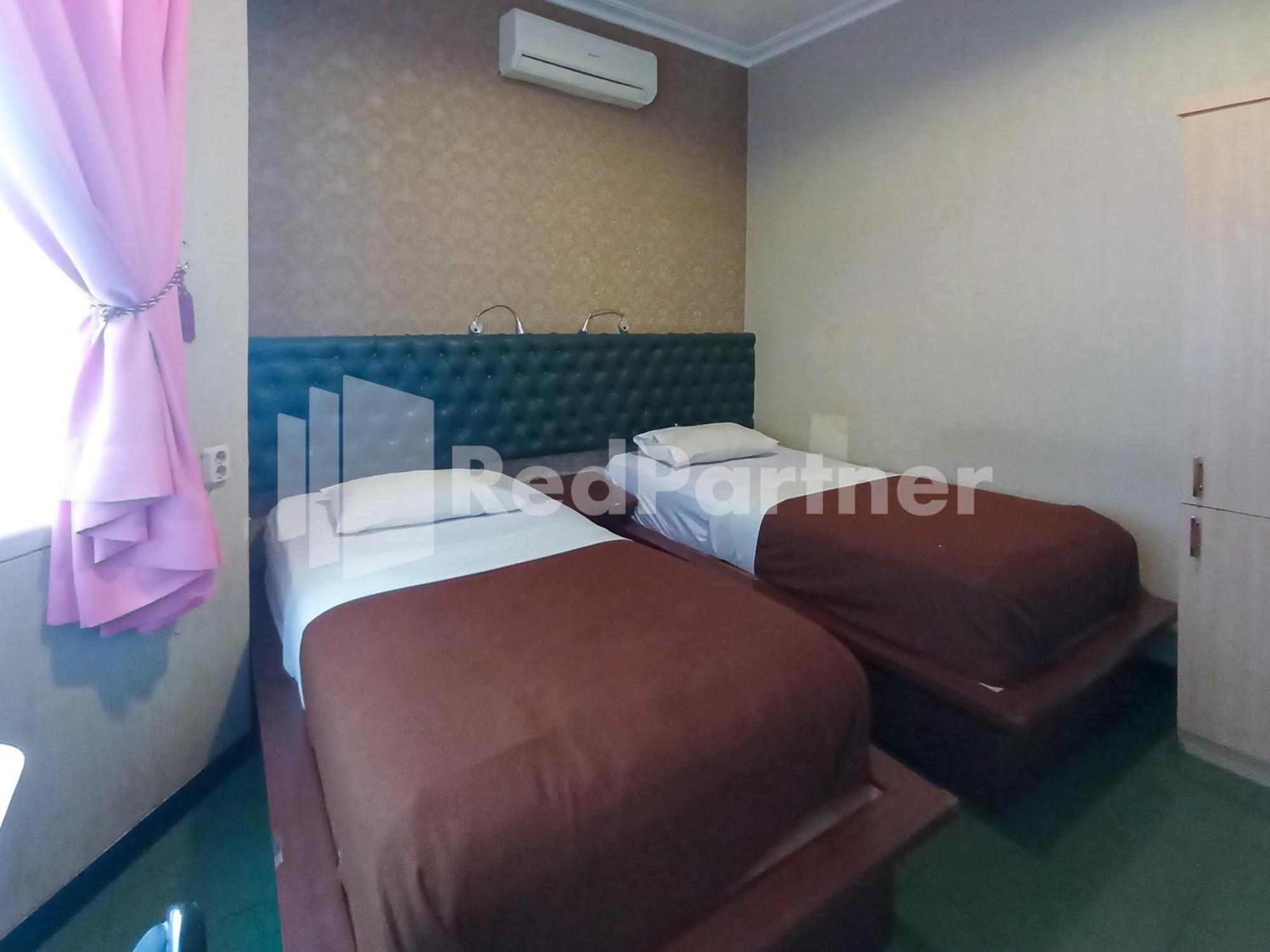 Nillo Hotel Kebumen Mitra Reddoorz ภายนอก รูปภาพ